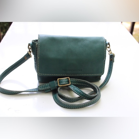 Portland leather cross body bag - Picture 2 of 15